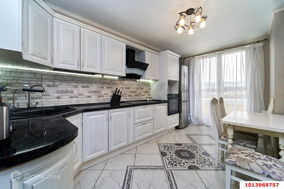 Продаётся 1-комнатная квартира, 41.9 м²