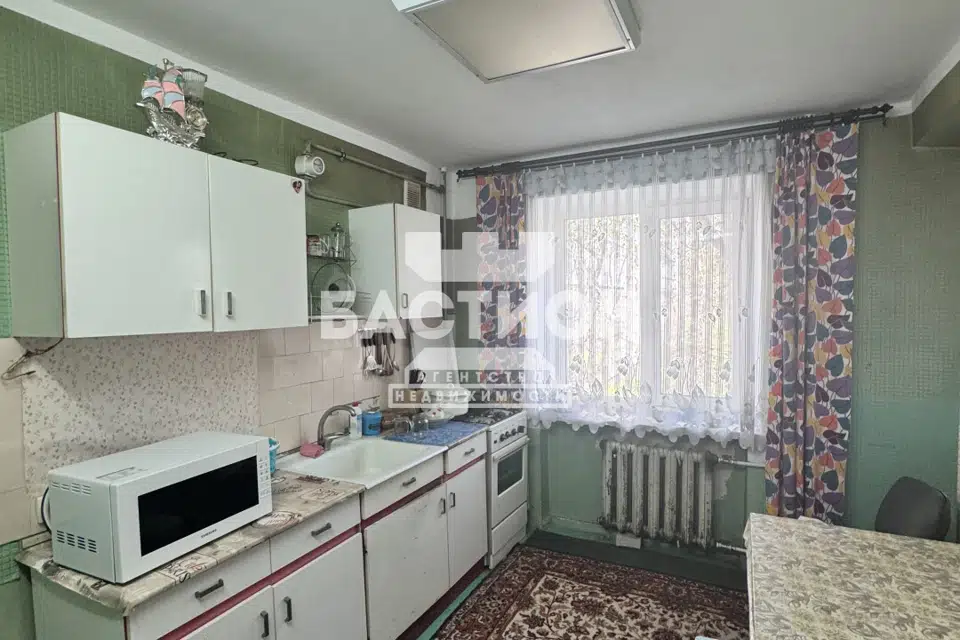 Продаётся 4-комнатная квартира, 79 м²