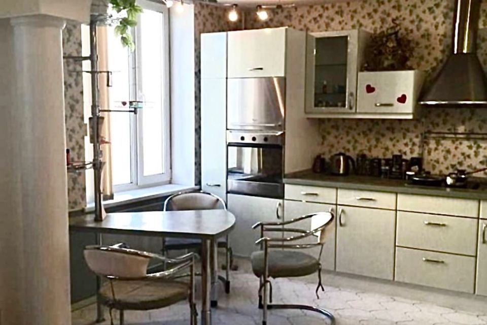Продаётся 3-комнатная квартира, 103.4 м²