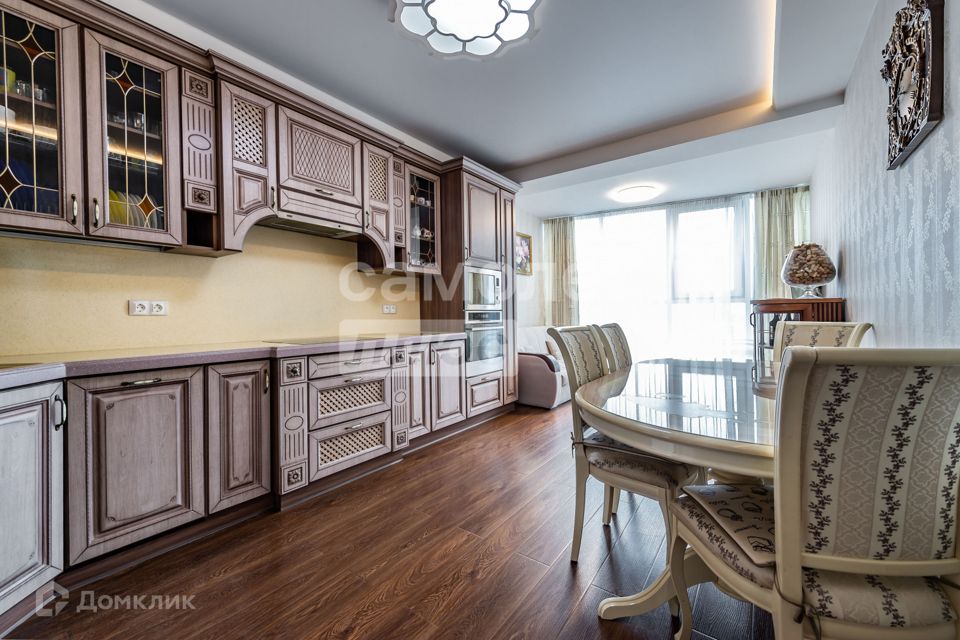 Продаётся 2-комнатная квартира, 76.4 м²