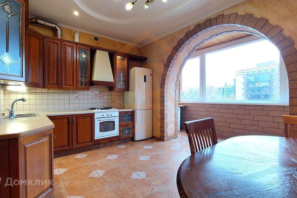Сдаётся 3-комнатная квартира, 127 м²