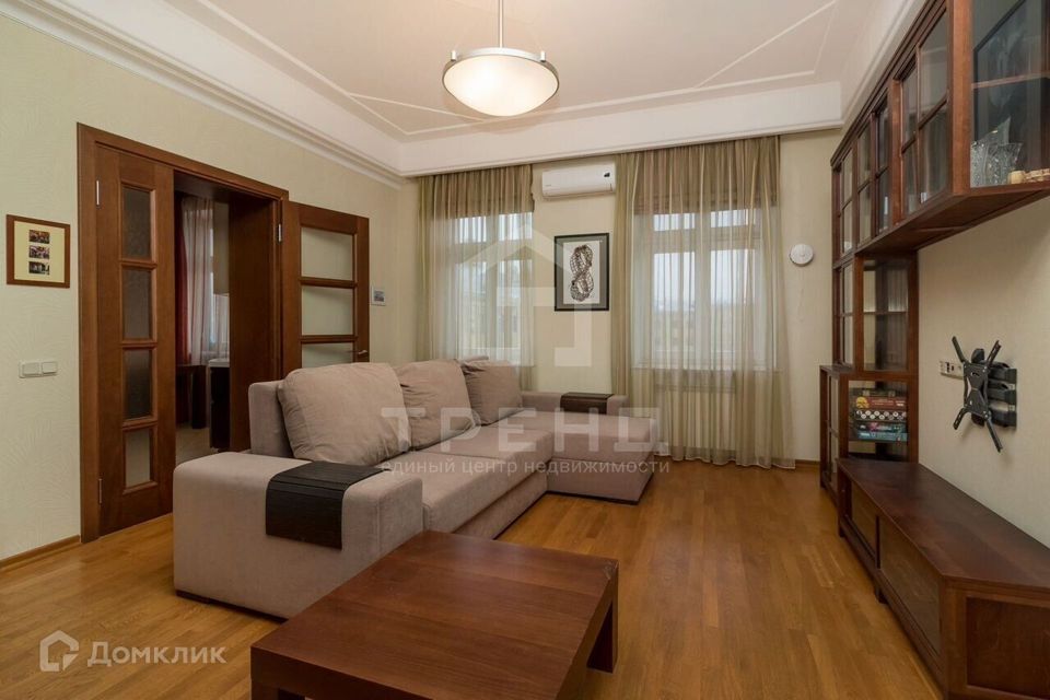 Продаётся 3-комнатная квартира, 111 м²