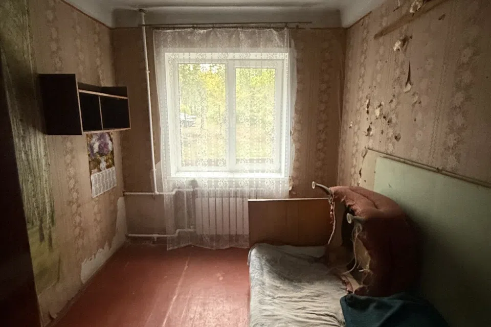 Продаётся 3-комнатная квартира, 48.3 м²
