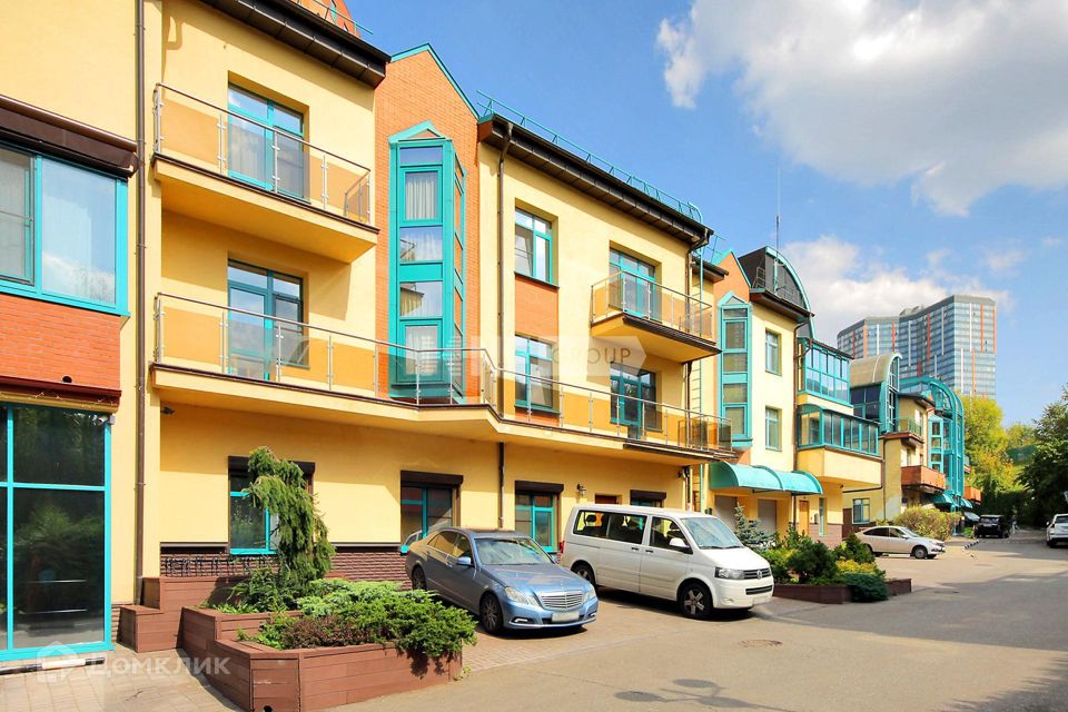 Продаётся 6-комнатная квартира, 784.3 м²