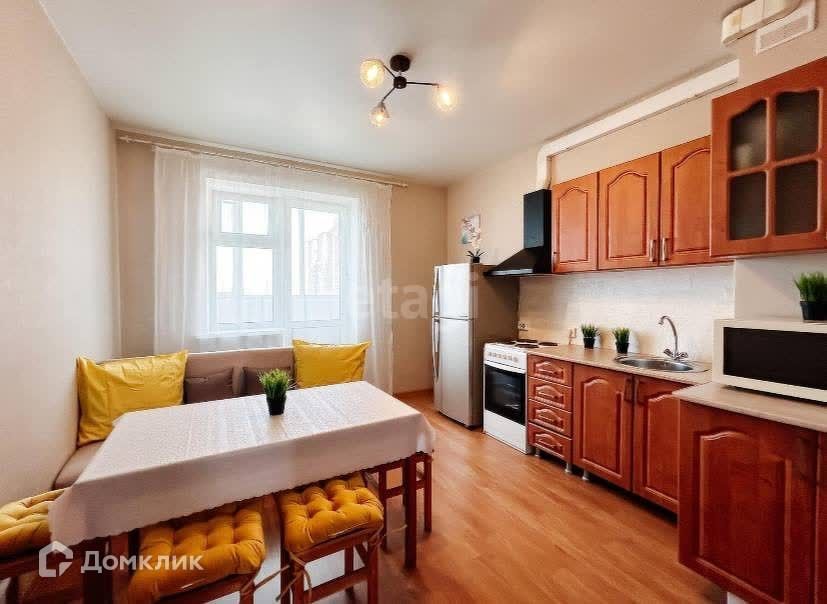 Сдаётся 2-комнатная квартира, 58 м²