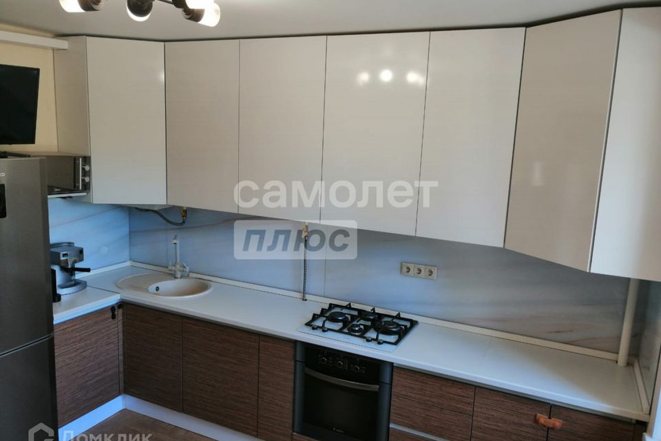 Продаётся 3-комнатная квартира, 105 м²