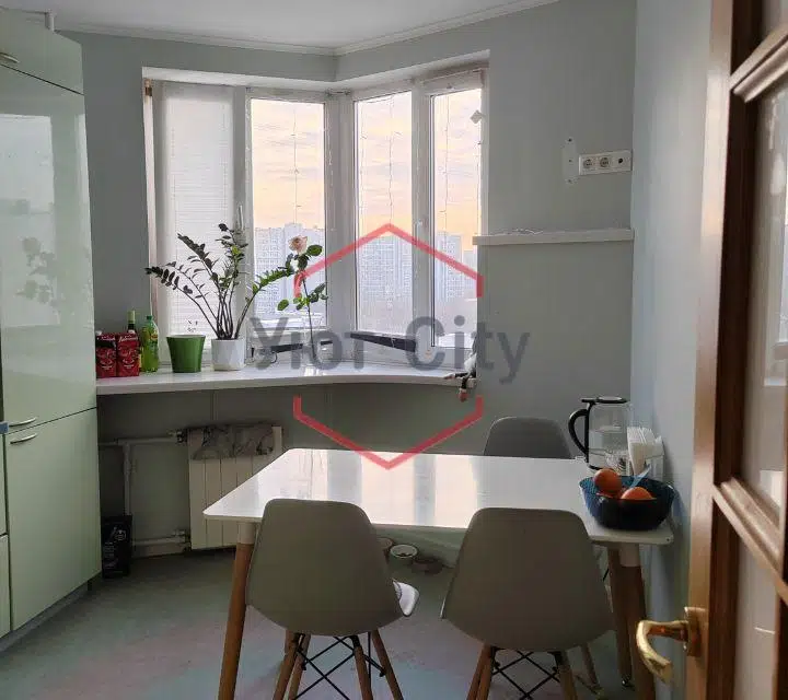 Сдаётся 2-комнатная квартира, 52 м²