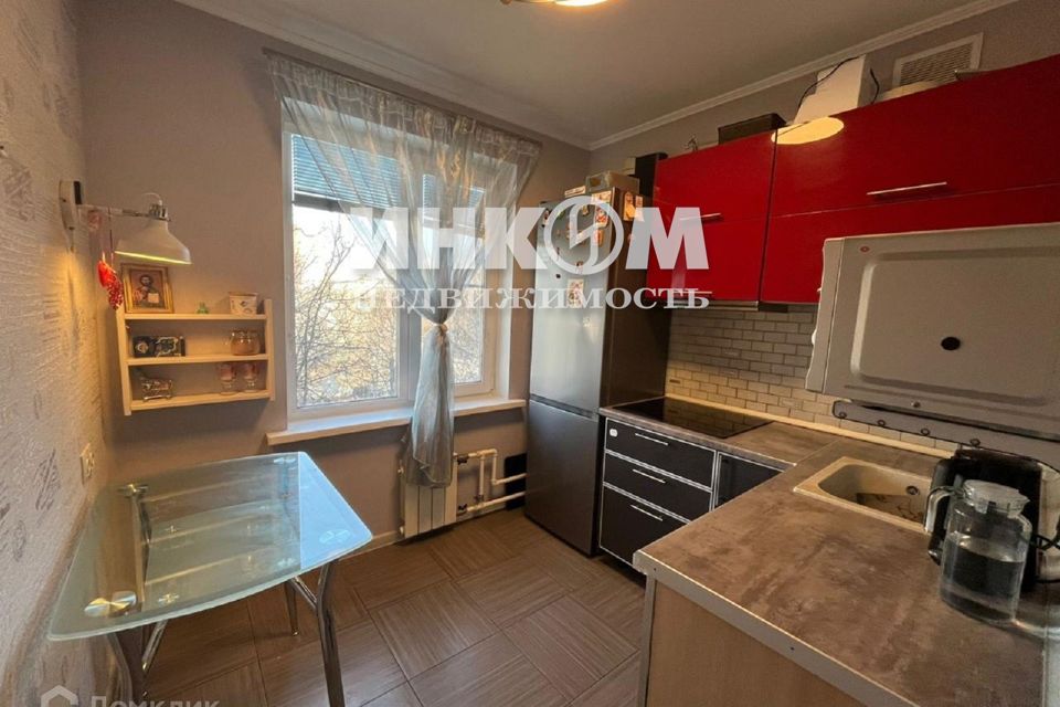 Продаётся 3-комнатная квартира, 51.8 м²