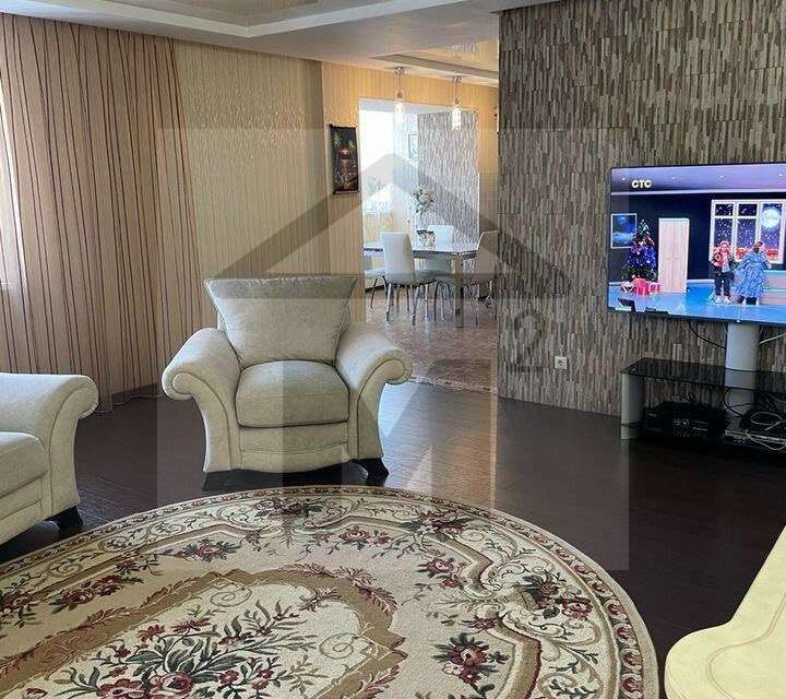 Продаётся 3-комнатная квартира, 100.2 м²