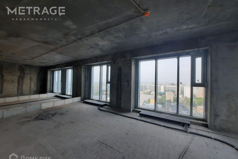 Продаётся 4-комнатная квартира, 128 м²