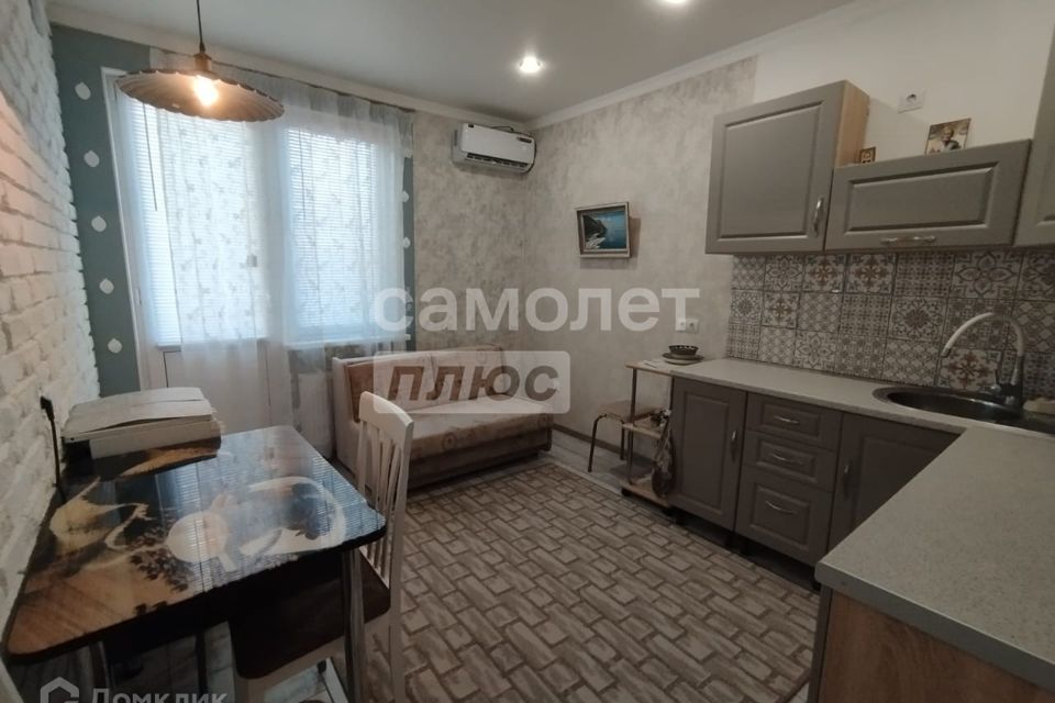 Продаётся 1-комнатная квартира, 42.8 м²