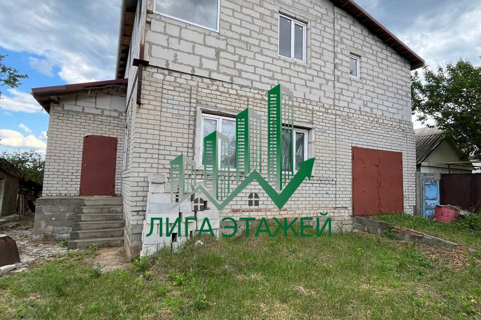Продаётся 3-этажный дом, 220 м²