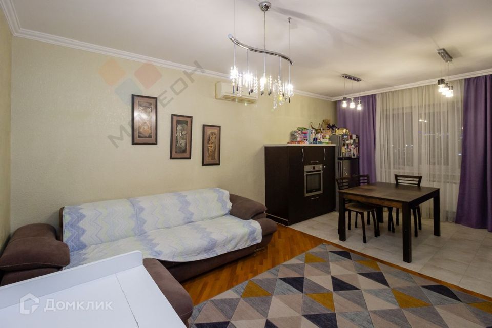 Продаётся 2-комнатная квартира, 67.3 м²