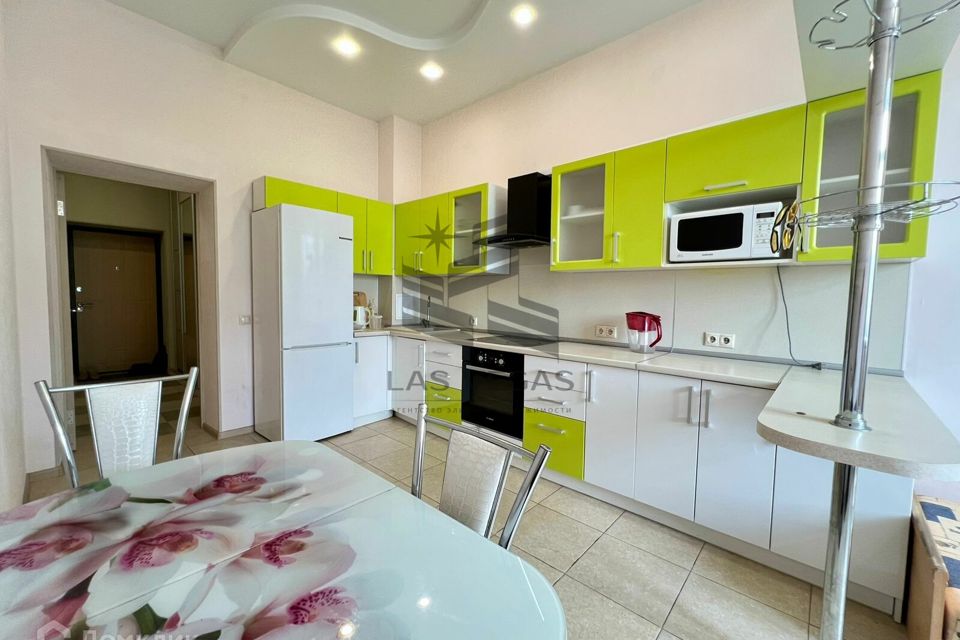 Сдаётся 2-комнатная квартира, 70 м²