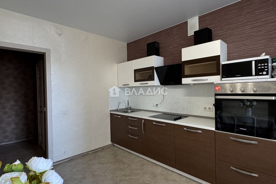Продаётся 2-комнатная квартира, 72.8 м²