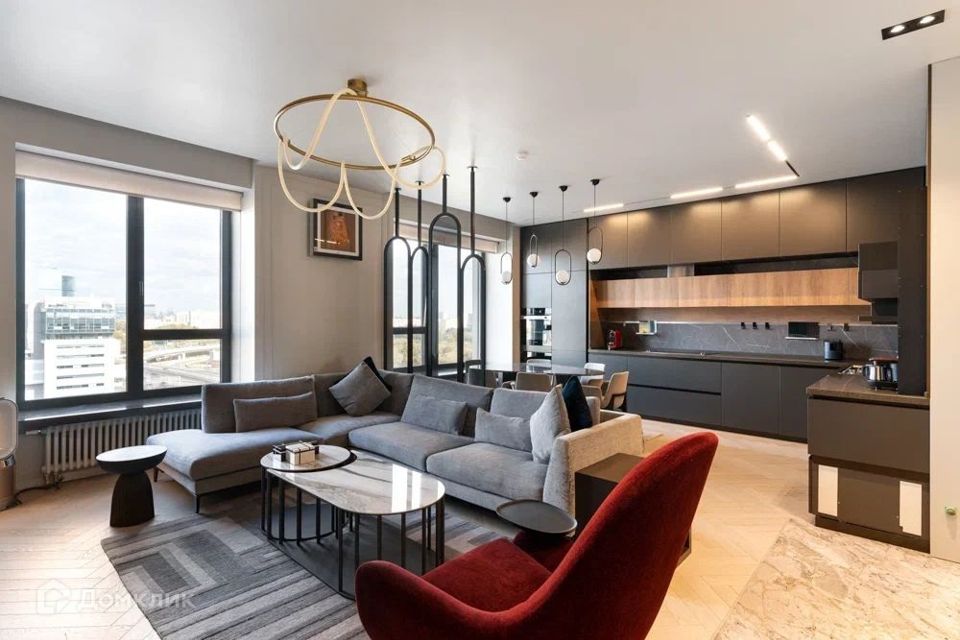 Продаётся 3-комнатная квартира, 107 м²