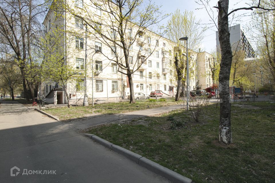 Продаётся 4-комнатная квартира, 100 м²