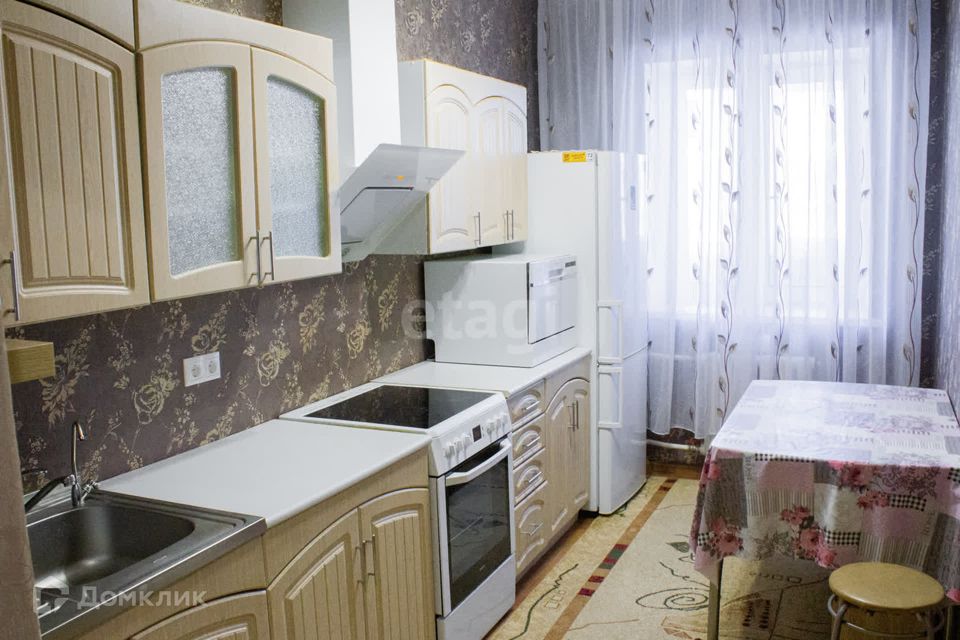 Продаётся 3-комнатная квартира, 61.8 м²