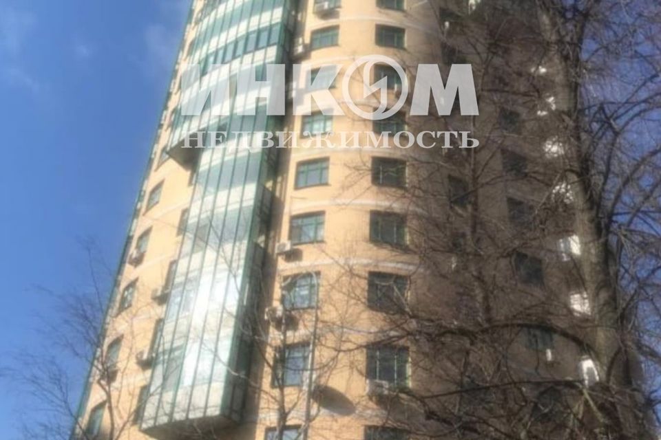 Продаётся 3-комнатная квартира, 107.8 м²