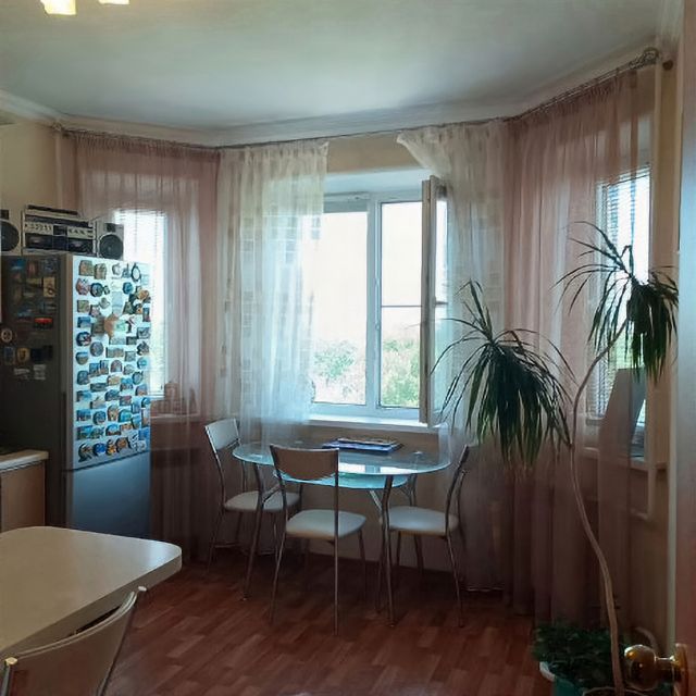 Продаётся 2-комнатная квартира, 56.3 м²