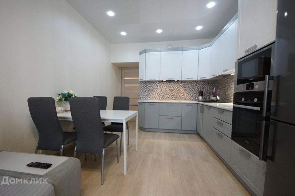 Продаётся 2-комнатная квартира, 60.2 м²