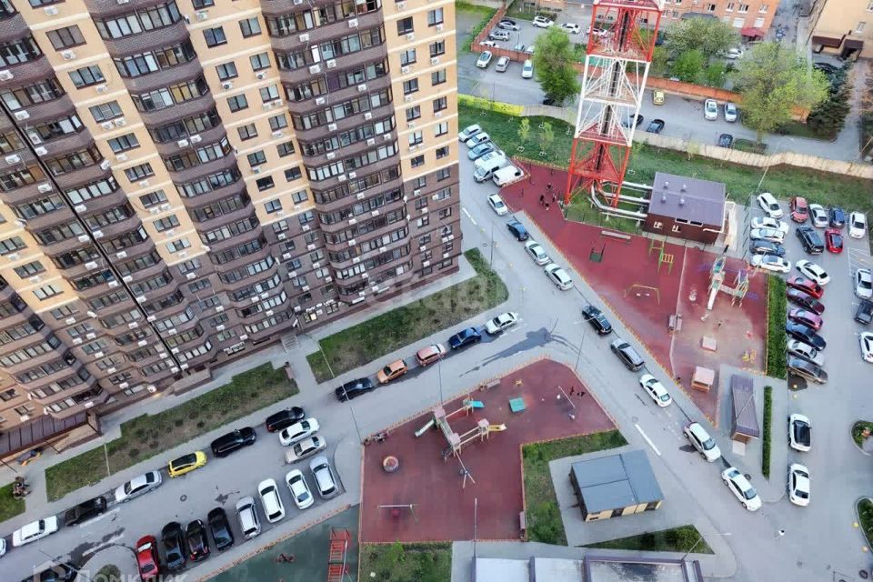 Продаётся 3-комнатная квартира, 63.8 м²
