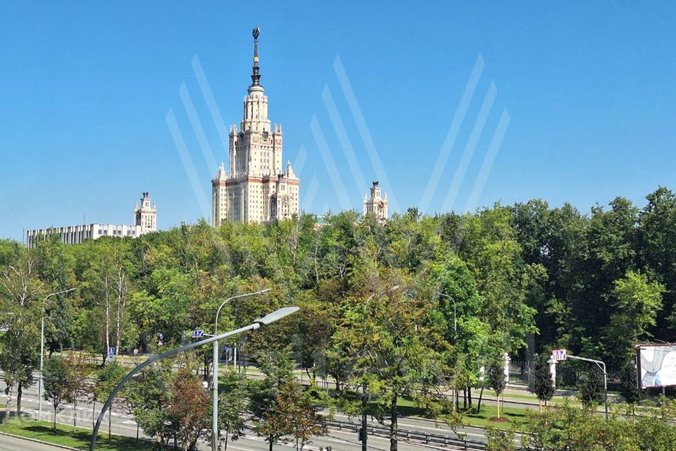 Продаётся 3-комнатная квартира, 112 м²