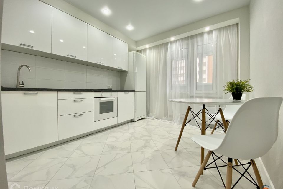 Продаётся 1-комнатная квартира, 42 м²