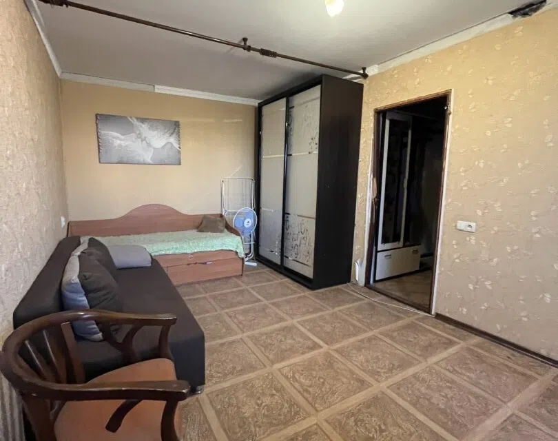 Продаётся 3-комнатная квартира, 57.3 м²
