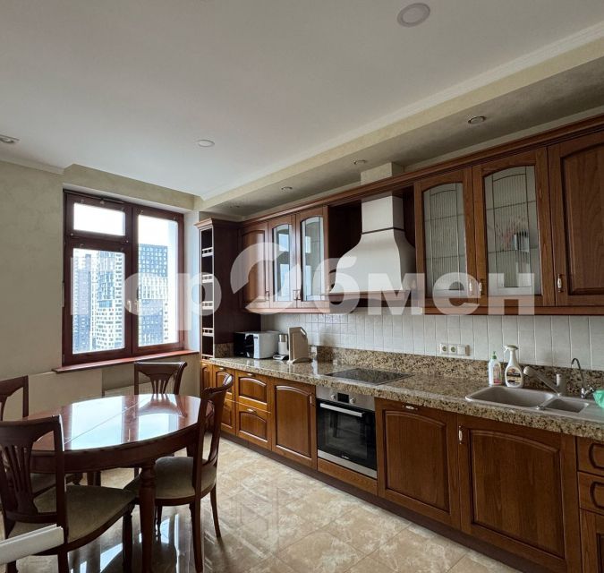Сдаётся 2-комнатная квартира, 120 м²