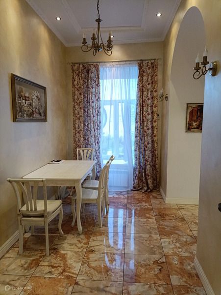 Продаётся 3-комнатная квартира, 107 м²