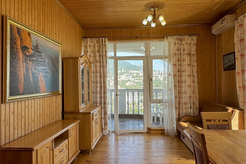 Продаётся 2-комнатная квартира, 103.3 м²