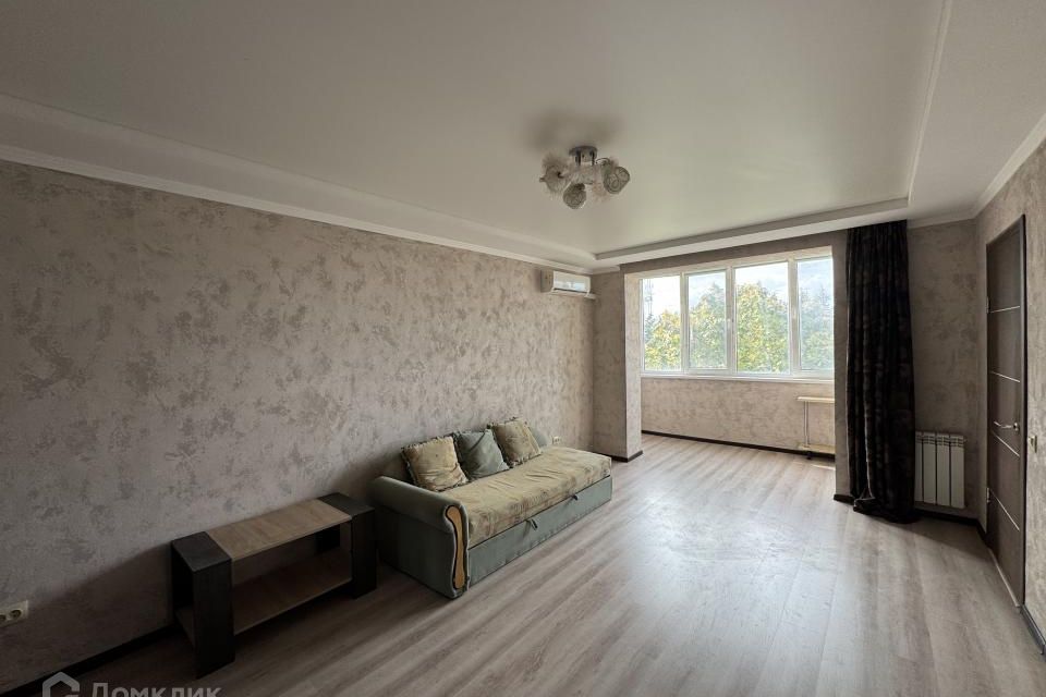 Продаётся 1-комнатная квартира, 38 м²