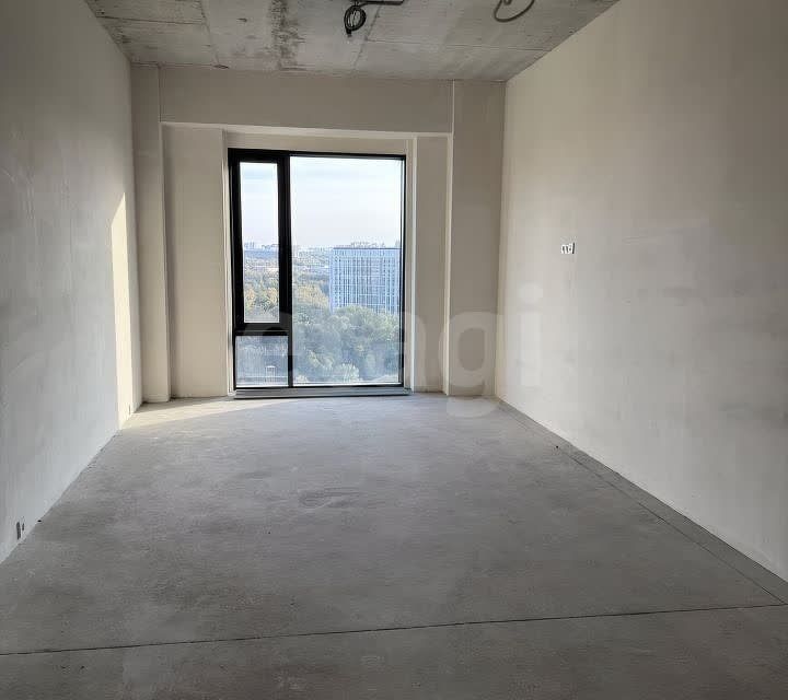 Продаётся 1-комнатная квартира, 55.7 м²