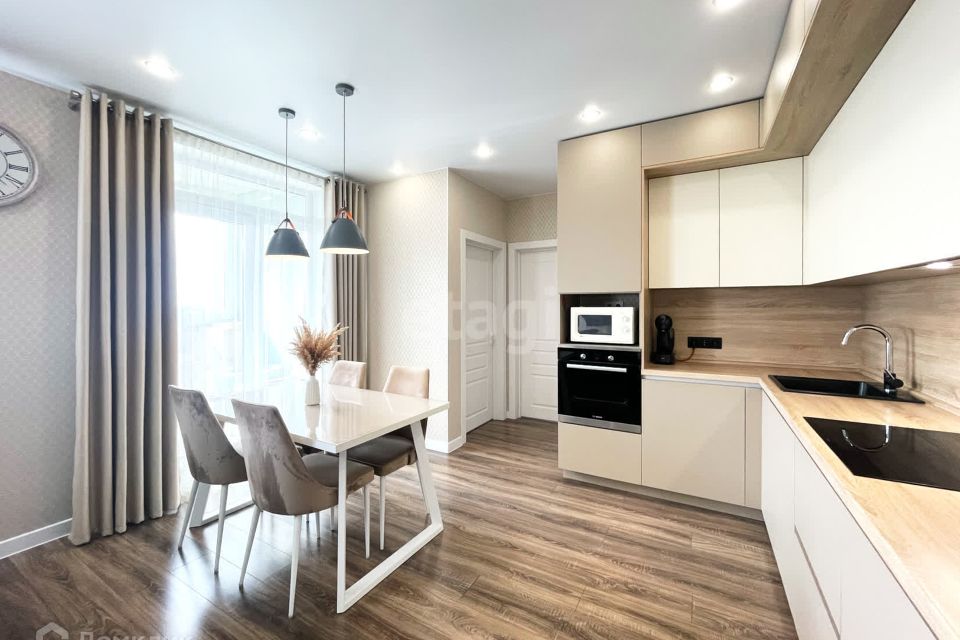 Продаётся 2-комнатная квартира, 57 м²