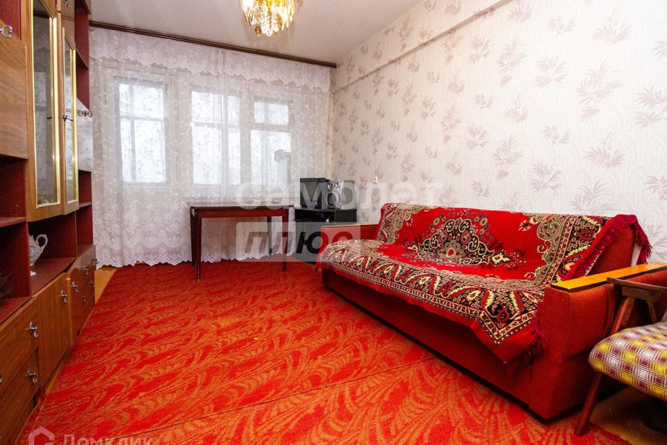 Продаётся 3-комнатная квартира, 49.4 м²