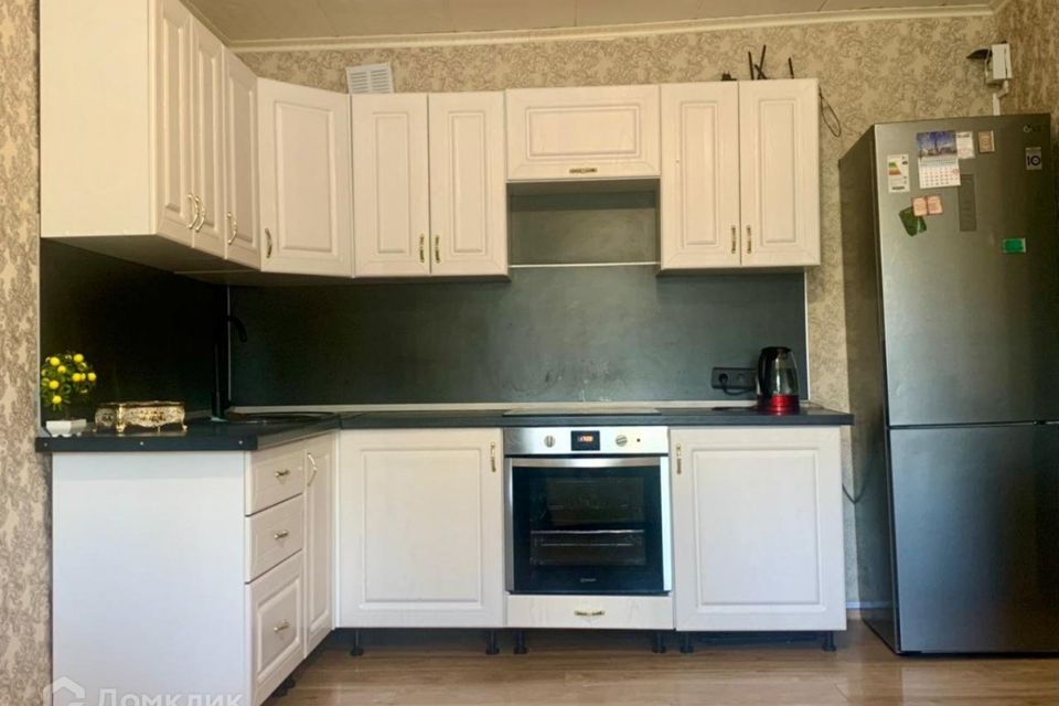 Продаётся комната в 16-комн. квартире, 16.9 м²