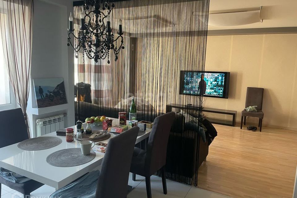 Сдаётся 2-комнатная квартира, 90 м²