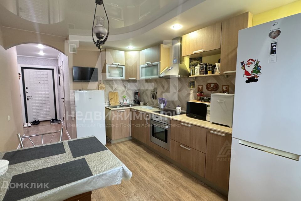 Продаётся 1-комнатная квартира, 42.3 м²