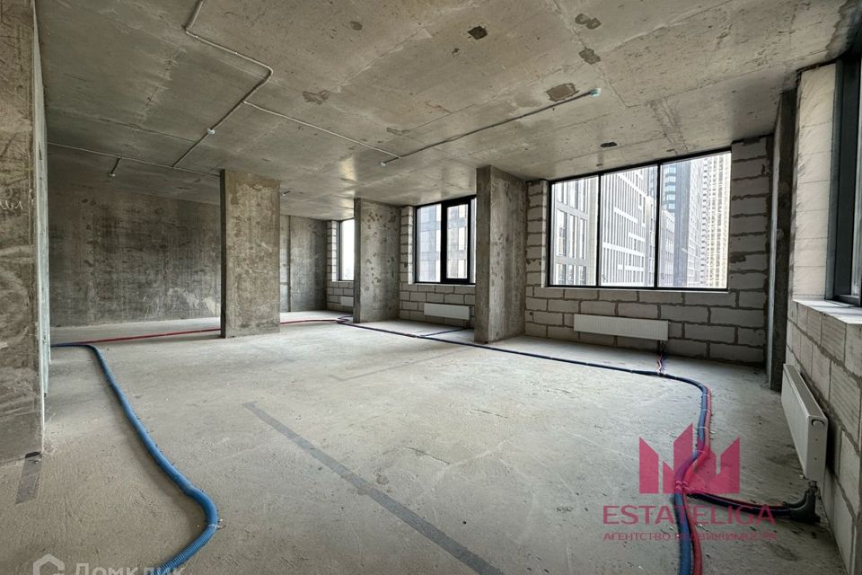 Продаётся 3-комнатная квартира, 105.4 м²