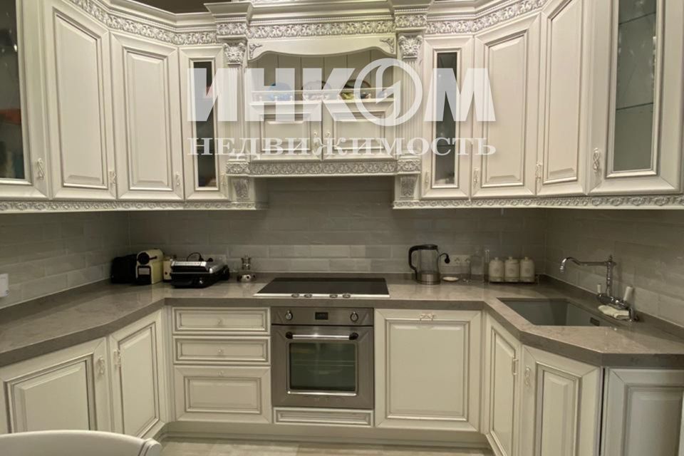 Продаётся 3-комнатная квартира, 127.6 м²