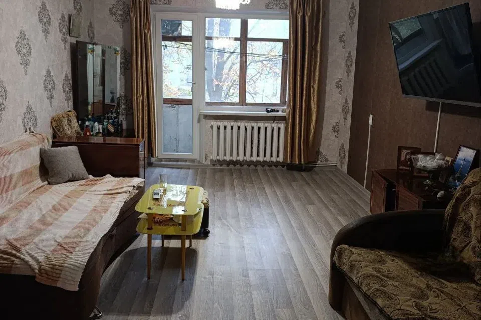 Продаётся 4-комнатная квартира, 80 м²