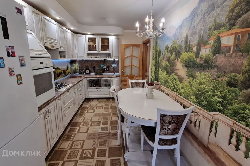 Продаётся 2-комнатная квартира, 72.6 м²