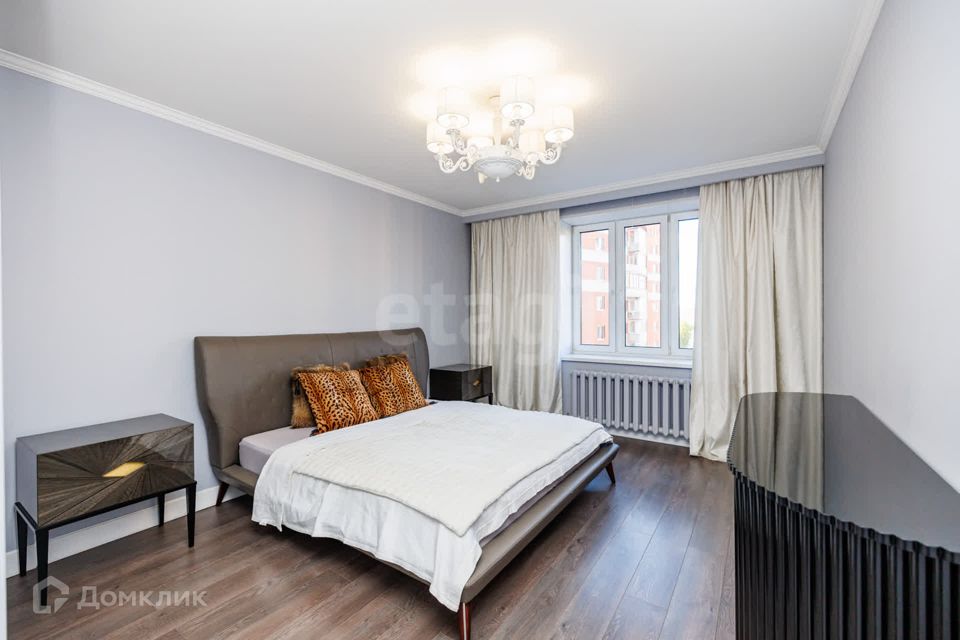 Продаётся 1-комнатная квартира, 88.3 м²