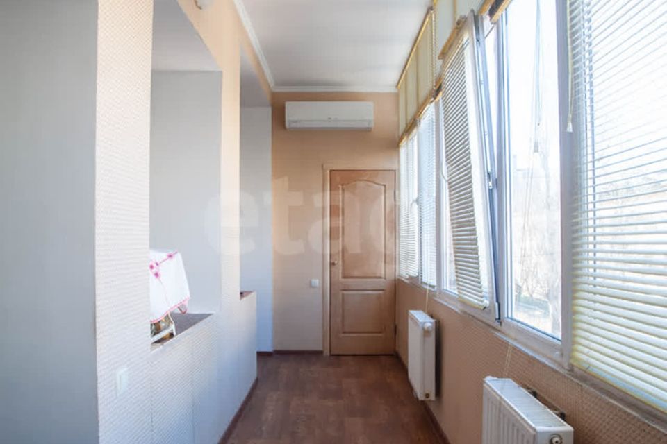 Продаётся 1-комнатная квартира, 55 м²