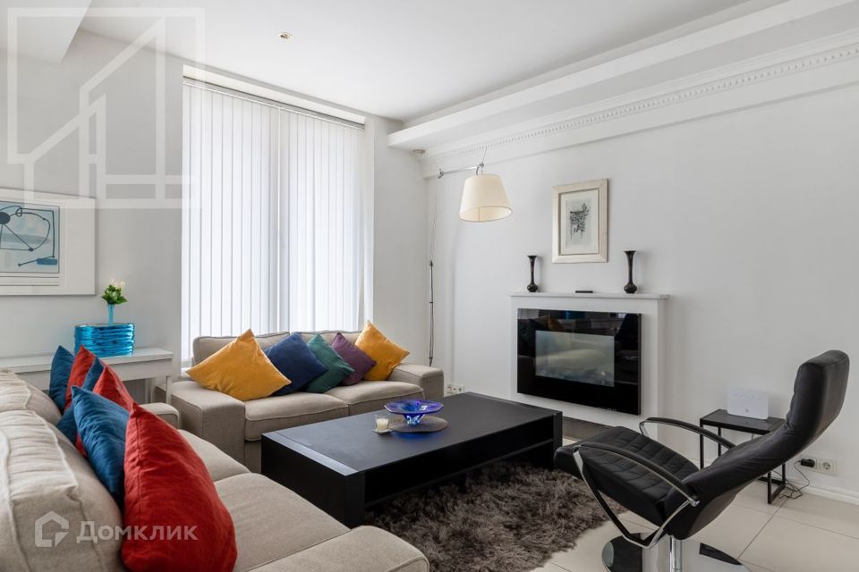 Сдаётся 4-комнатная квартира, 111 м²