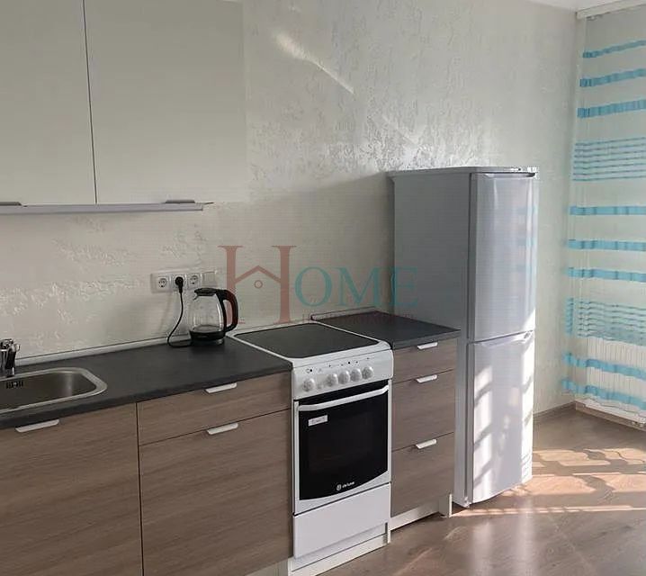 Сдаётся 1-комнатная квартира, 42 м²