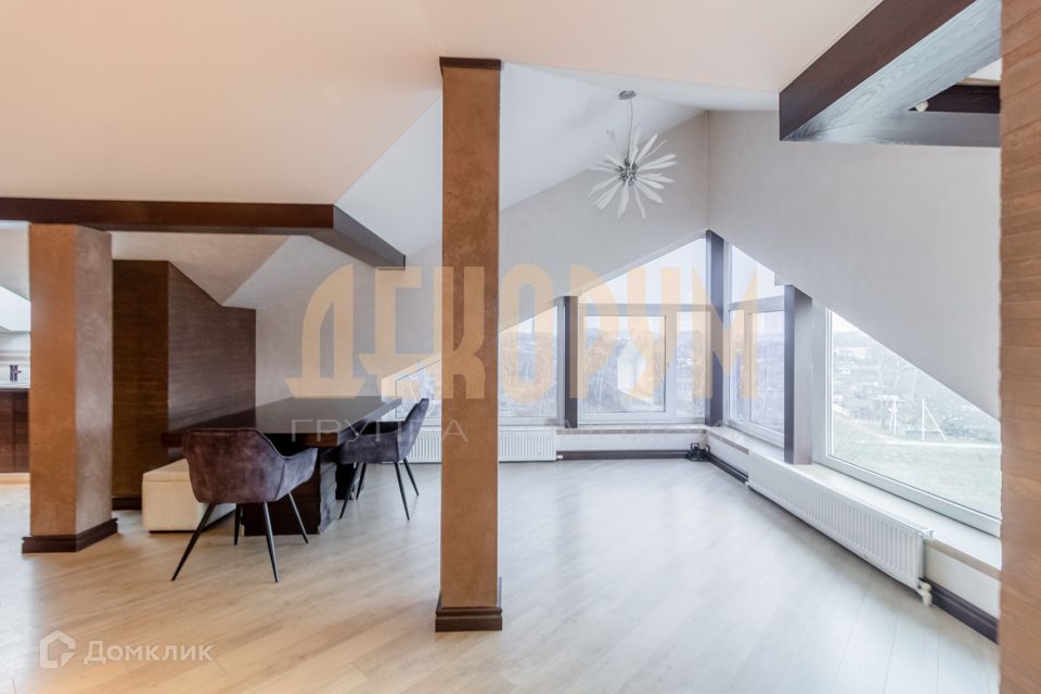 Продаётся 2-комнатная квартира, 120.8 м²