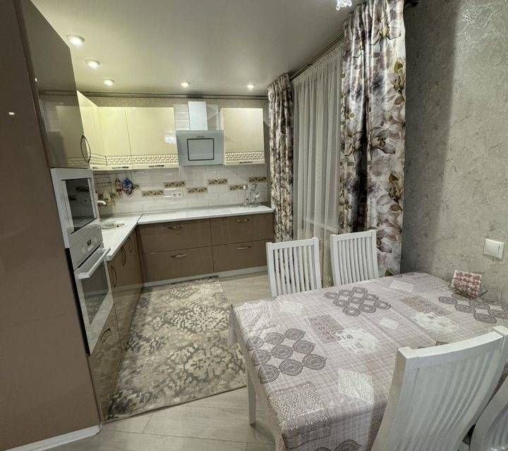 Сдаётся 3-комнатная квартира, 77 м²