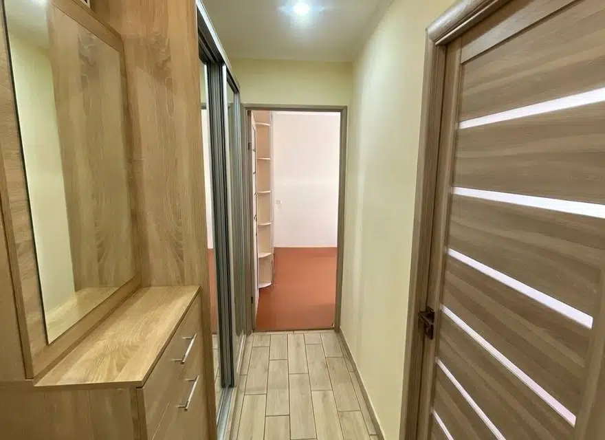 Продаётся 3-комнатная квартира, 51.5 м²